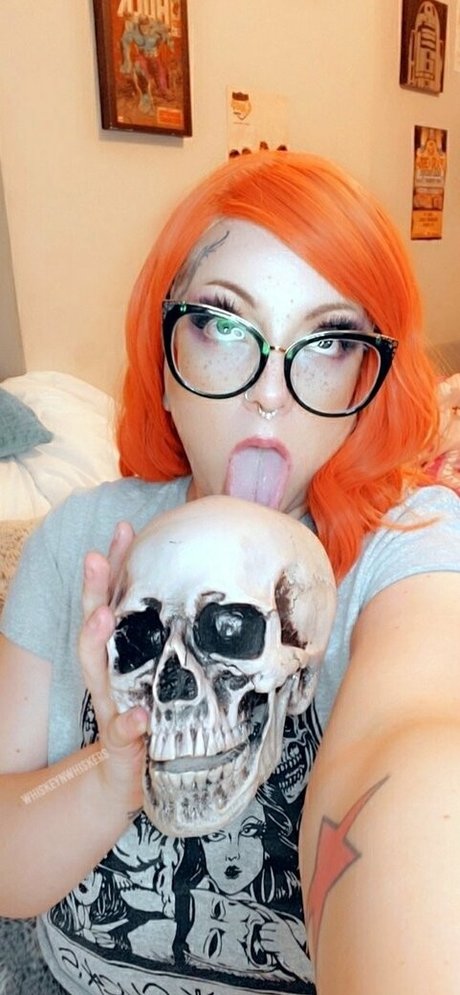 whiskeynwhiskersfree beautiful model picture