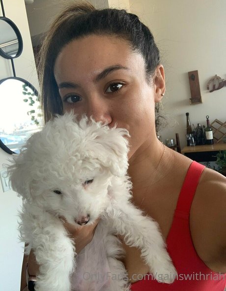 gainswithriah star nude photos