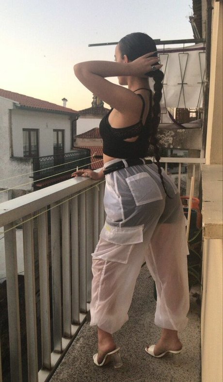 Claudia Vale naked pornstar image