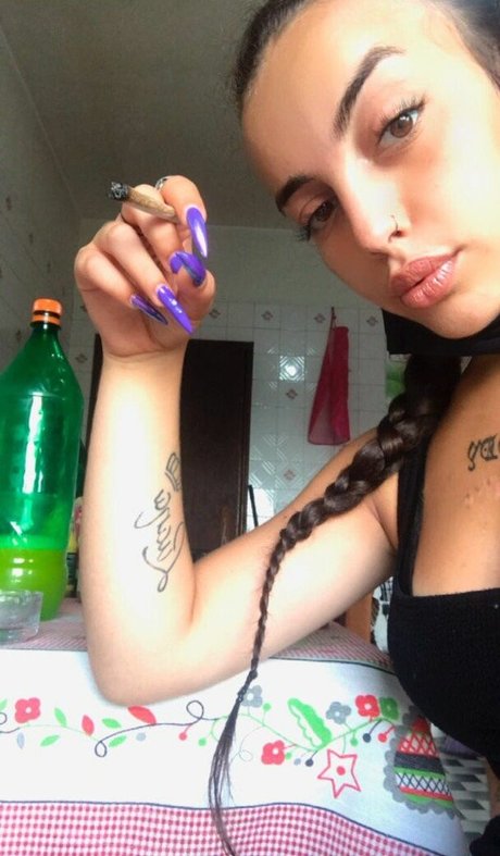 Claudia Vale pretty model pics