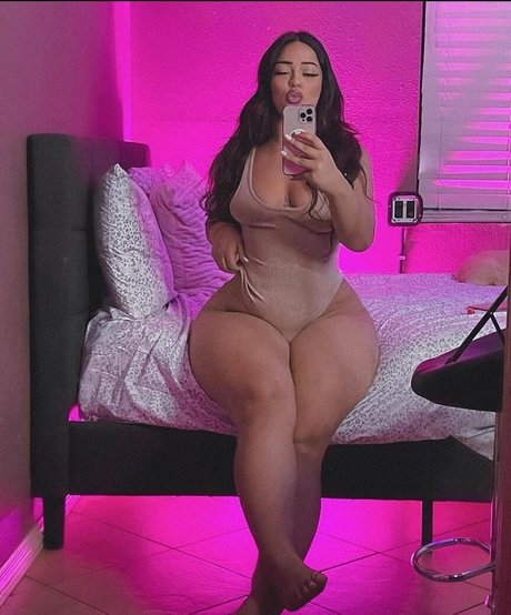 alesita xo erotic pornstar image