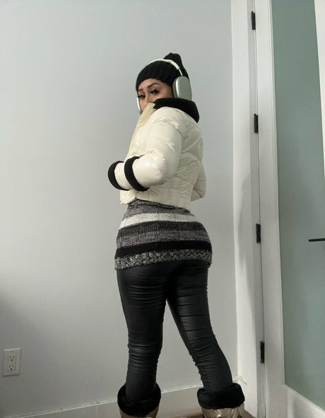 bvncaaa adult model image