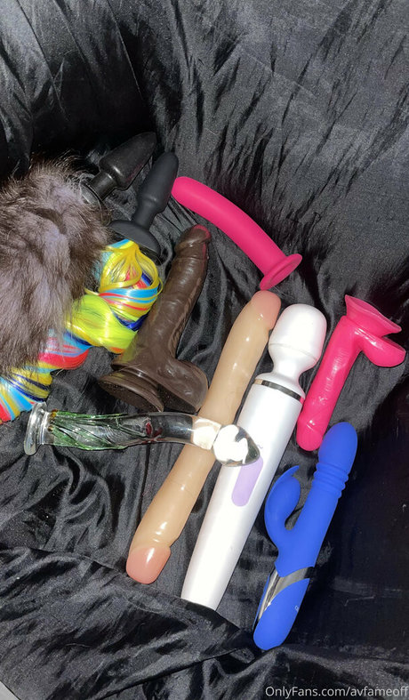 avfameoff exclusive model image