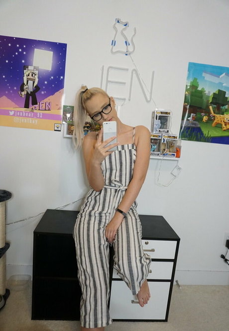 pawg champ_ art actress picture