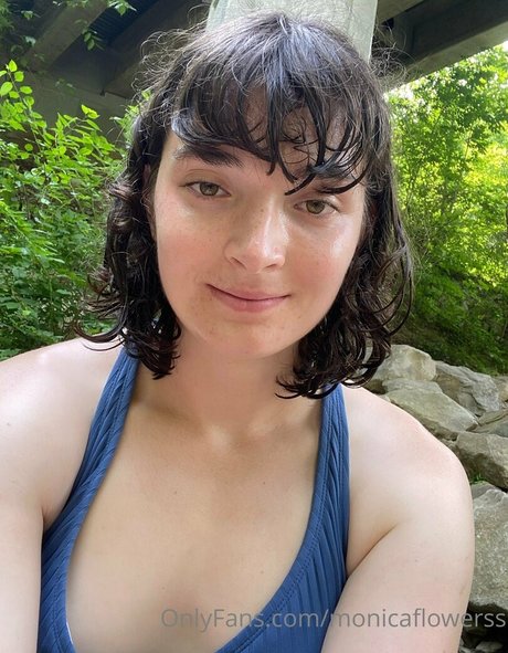 monicaflowerss actress pic