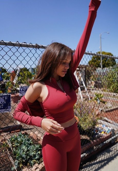 Charletta ASMR star free image