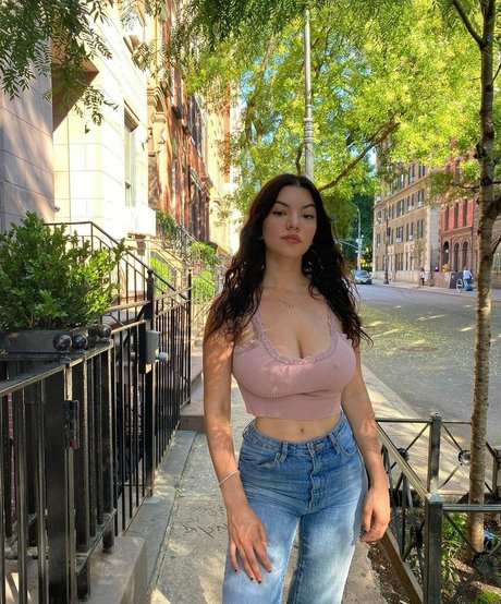 Rebecca Joelle exclusive model photos