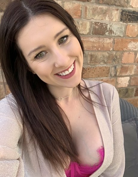 mooreerinxxx pornstar hot image