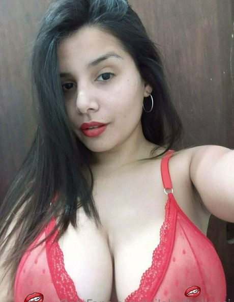 lailahotbellucci best star pic