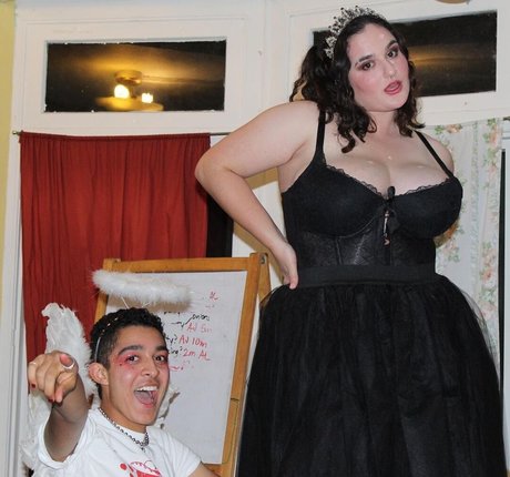 Alida Roos model top picture