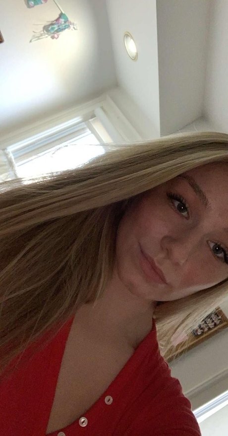 Hannah Woods sexy actress picture