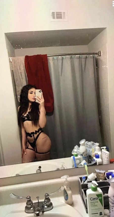 Sarah Urby xxx pornstar pic