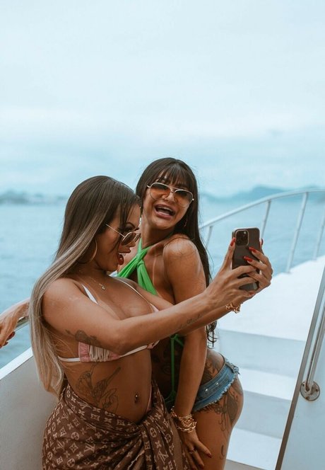 Elizabth Goes beautiful pornstar photos