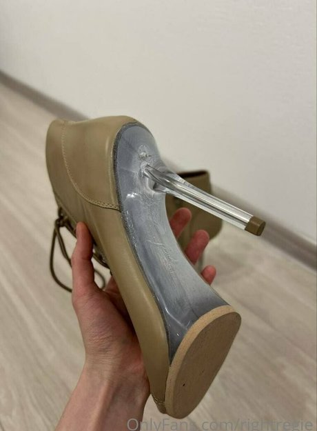 rightregie model exclusive pictures