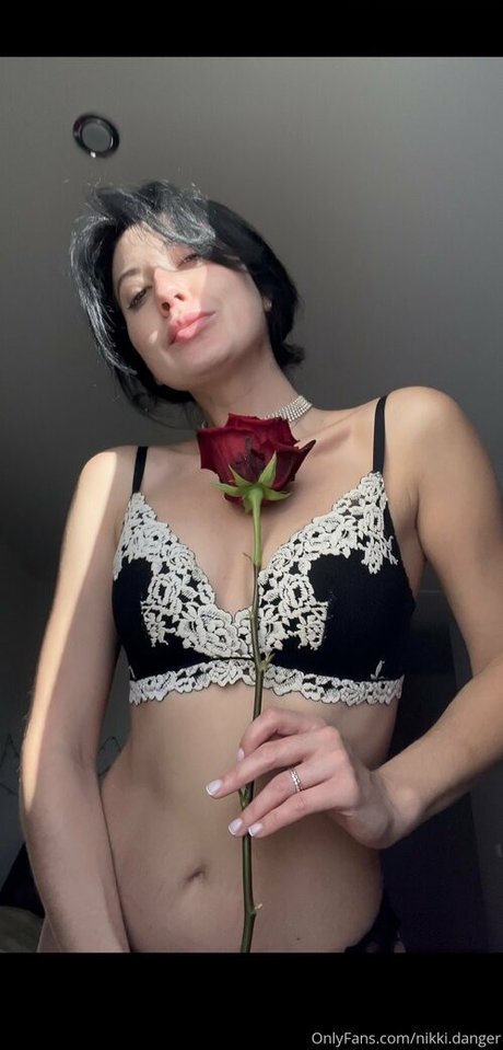 Nikki Danger model best picture