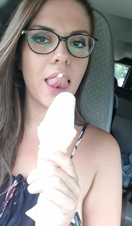 sweetheat 69 hot actress pic