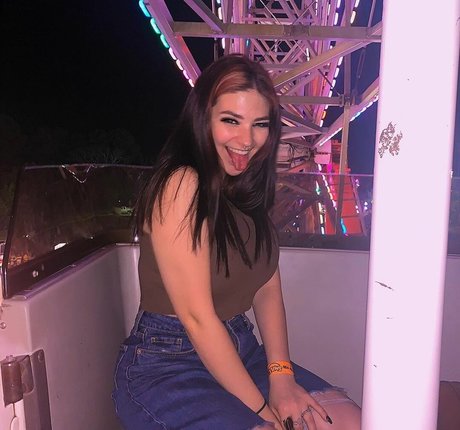 Sarah Lynne Marie pornstar pictures