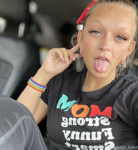 savage babe hot pornstar img