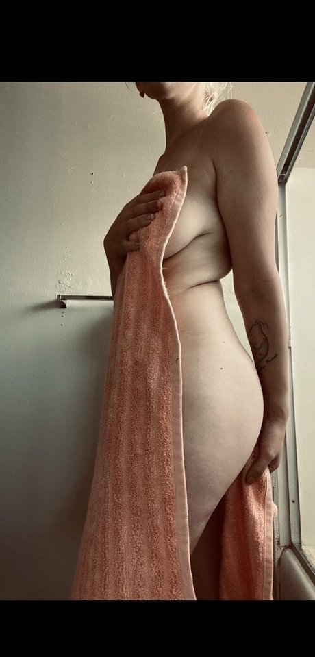 savage babe naked star photos