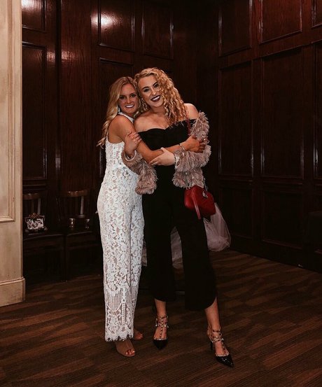 Caroline Wall sexy actress picture