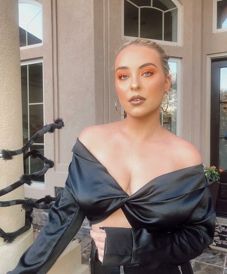 Caroline Wall star top gallery