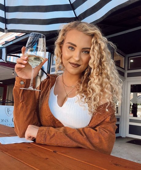 Caroline Wall pornstar xxx picture