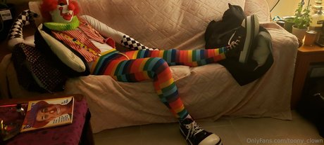 toony clown model sex photo