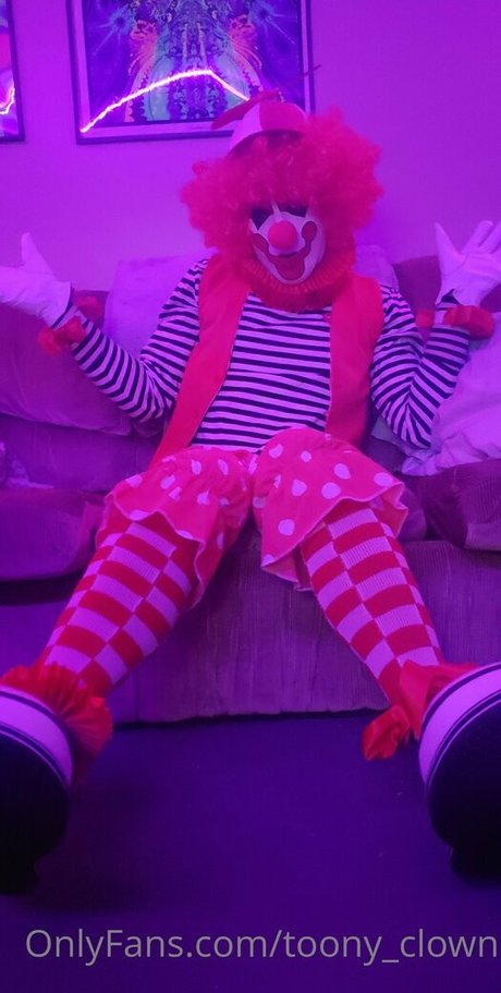 toony clown model free pic