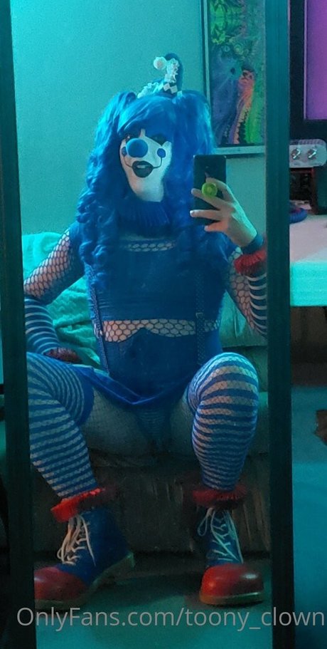 toony clown model sexy pictures