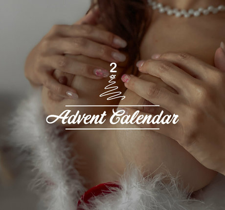 paolamoon model naked images