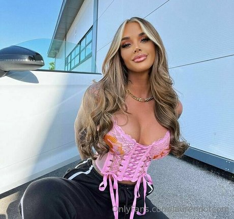 laurendotcom exclusive model img