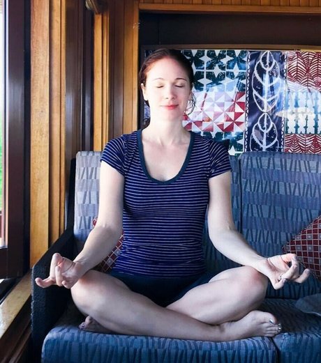 Bethany Gayton beautiful actress image