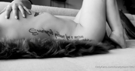 lonelymom1992 pornstar free picture