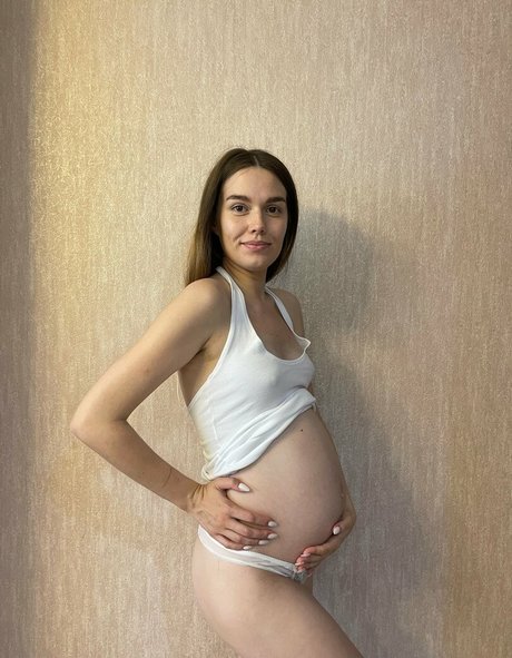 lovelygirlliza nude pornstar photos