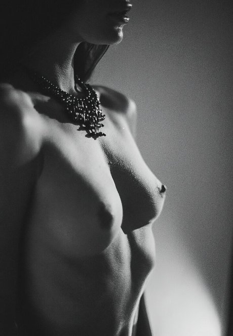 Guerlain Profile pic