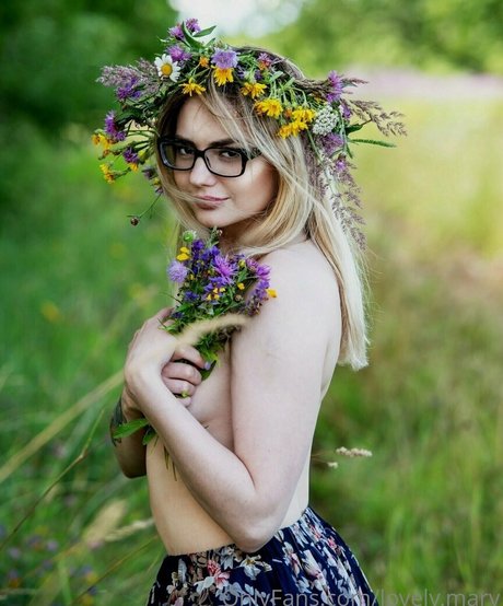 lovelymary666 star naked picture