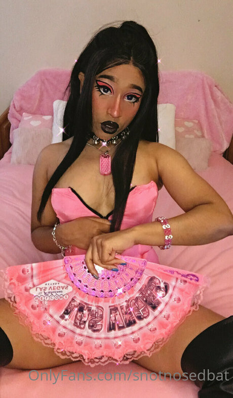 snotnosedbat nude model pictures