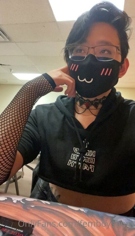 femboysnom nude model pictures