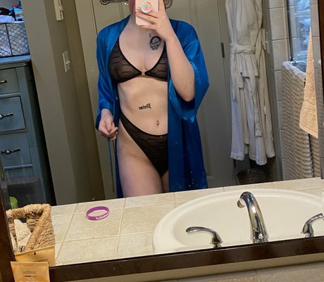 addisonchrome hot actress galleries