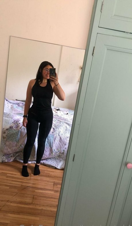 hotshortgirl beautiful model image