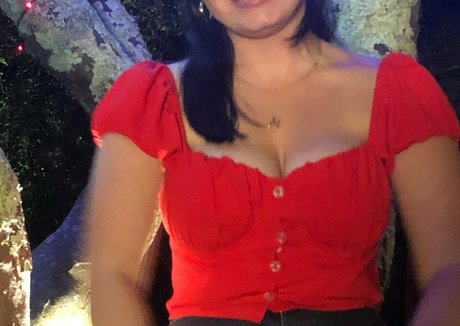 hotshortgirl model nude photos