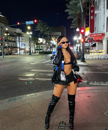 annouveauriche hd pornstar picture