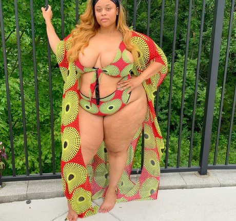 Jasmine Gunn perfect star pic