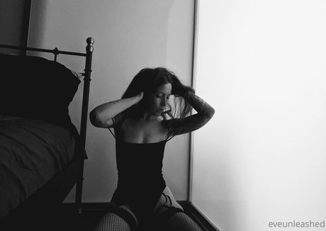 eveunleashed pornstar naked images