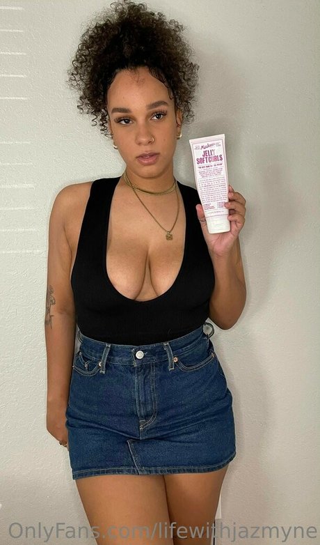 lifewithjazmyne star erotic image