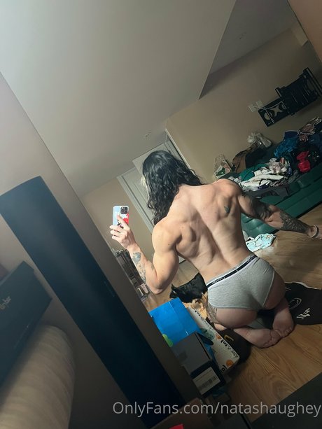 Natasha Aughey model art pic