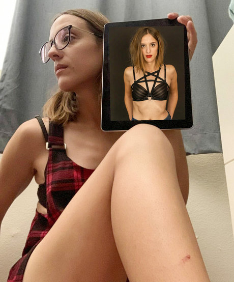 Ashley Victoria Robinson erotic pornstar galleries