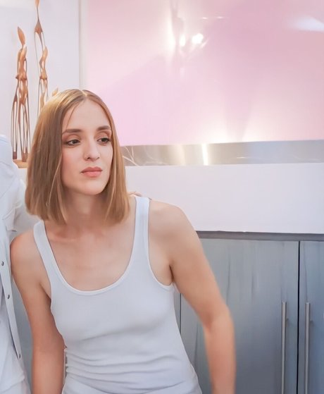 Ashley Victoria Robinson star sexy gallery