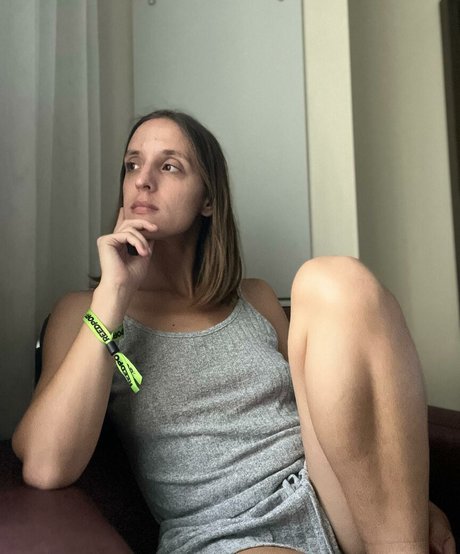 Ashley Victoria Robinson Profile pic