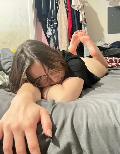 lillylovespenisland star high quality picture